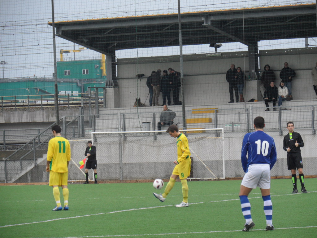 pronti per il calcio d' inizio